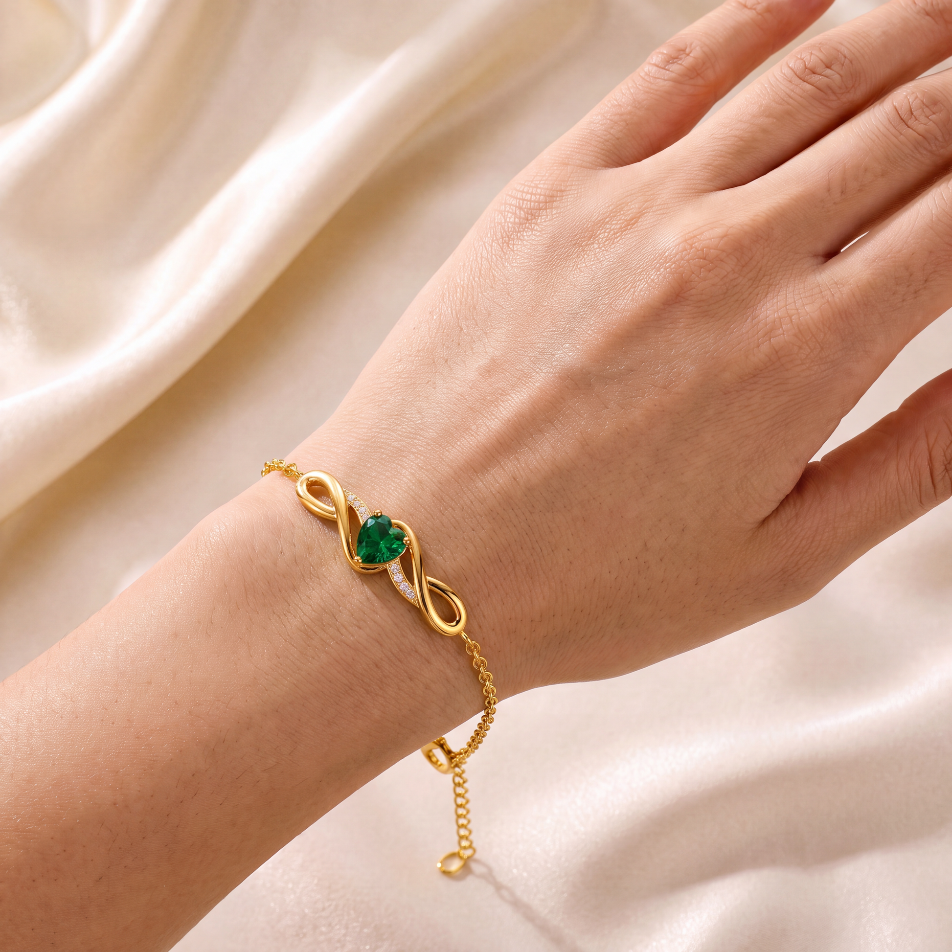 Classic Wave Bracelet with Heart Stone